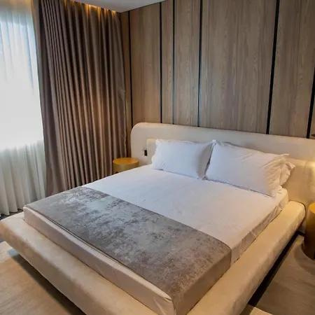 Hotel Five
