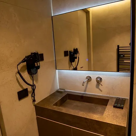 Hotel Five *