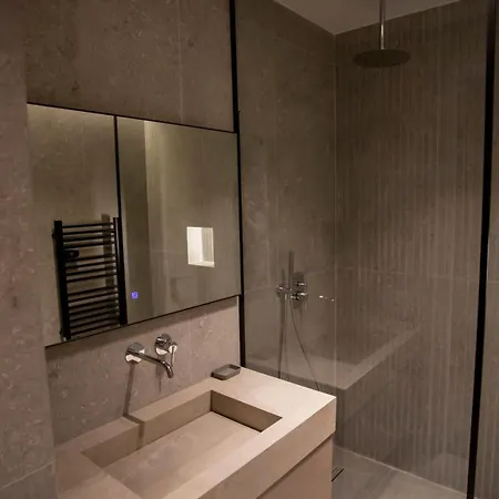 Hotel Five