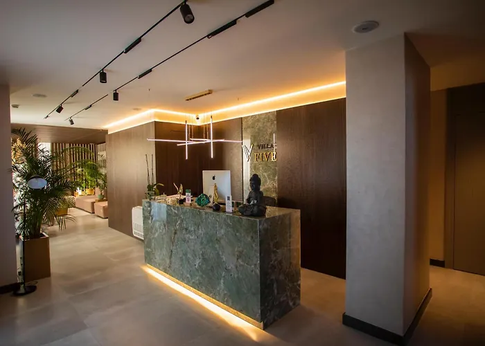 Five Hotel