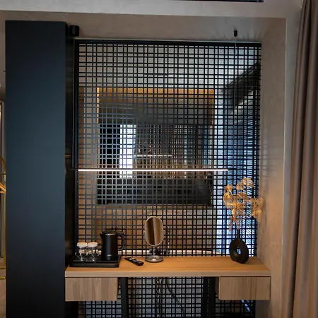 Five Отель Lushnje