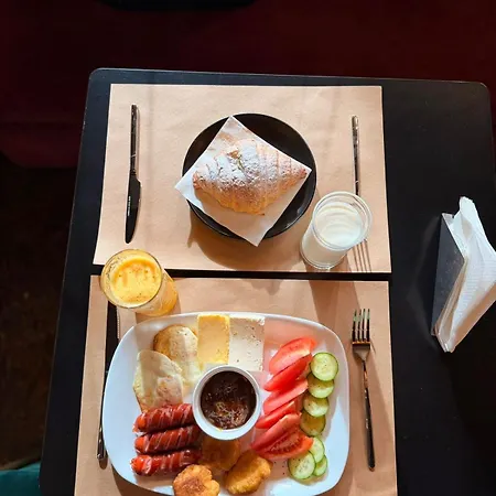 Five 호텔 Lushnjë